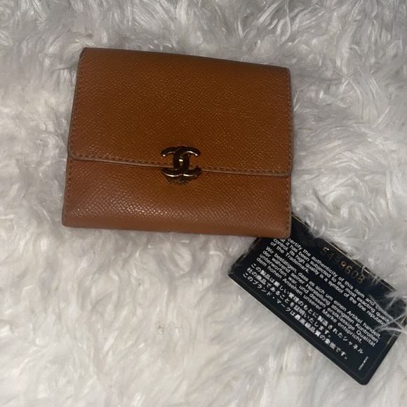 CHANEL WALLET - Chanel 19 leather wallet - Picture 15 of 17